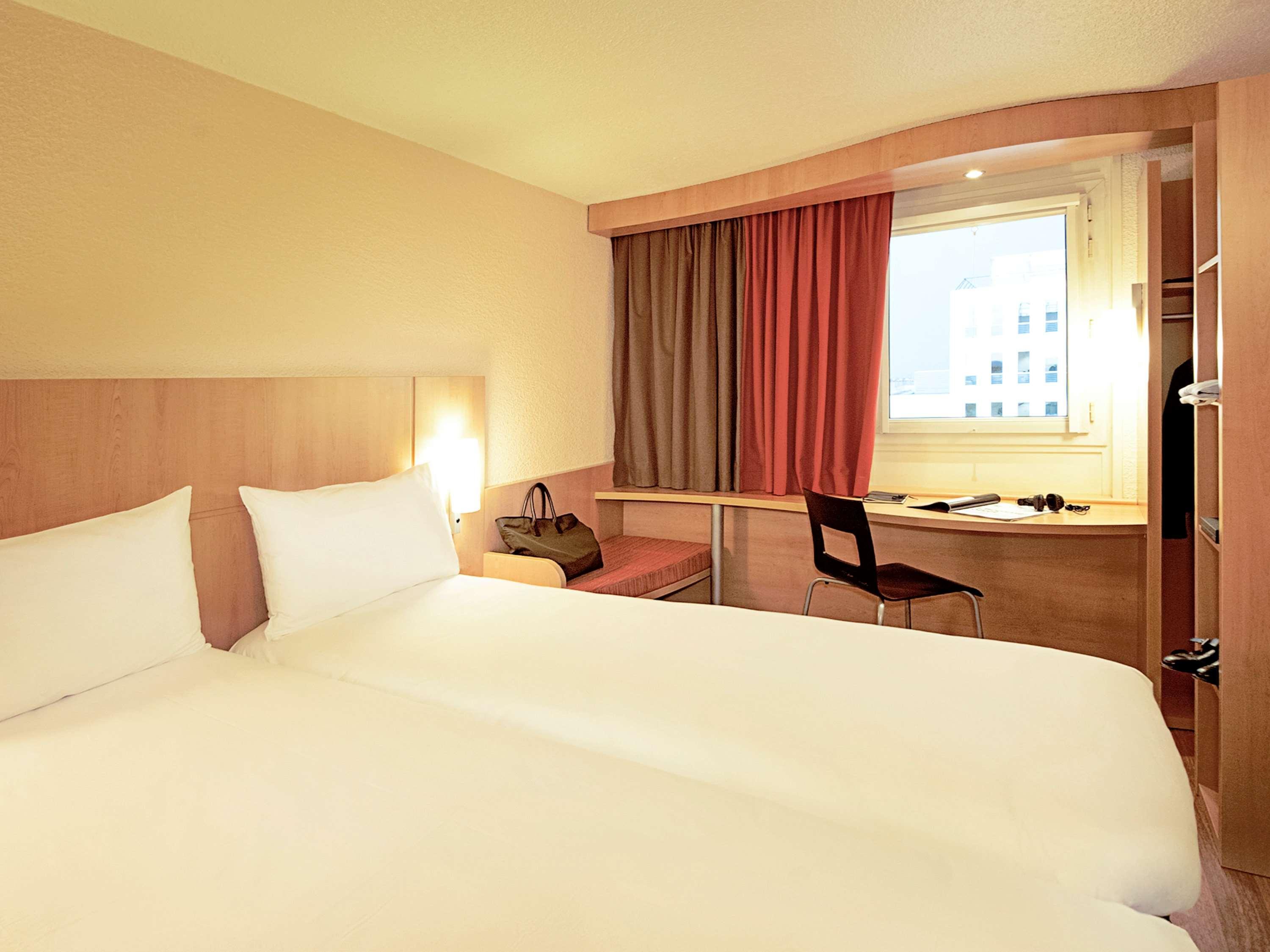 Ibis Barcelona Santa Coloma Hotel Santa Coloma de Gramanet Eksteriør billede