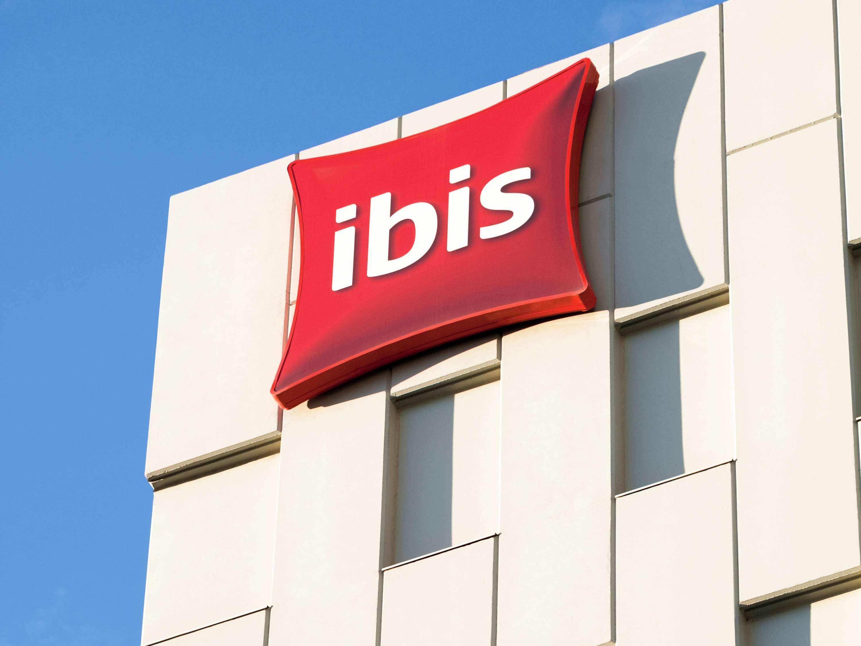 Ibis Barcelona Santa Coloma Hotel Santa Coloma de Gramanet Eksteriør billede