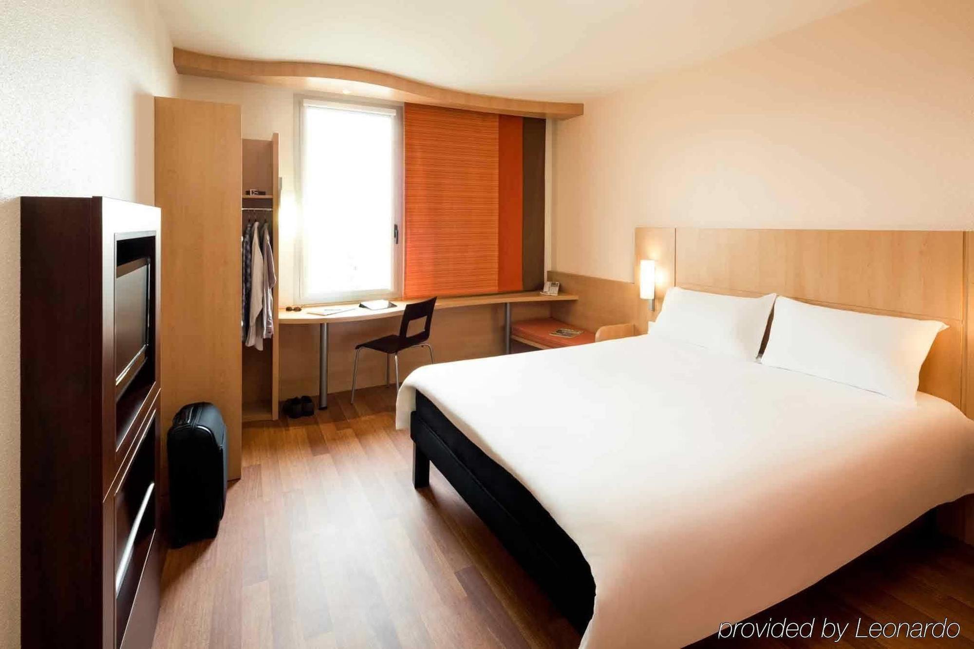 Ibis Barcelona Santa Coloma Hotel Santa Coloma de Gramanet Eksteriør billede