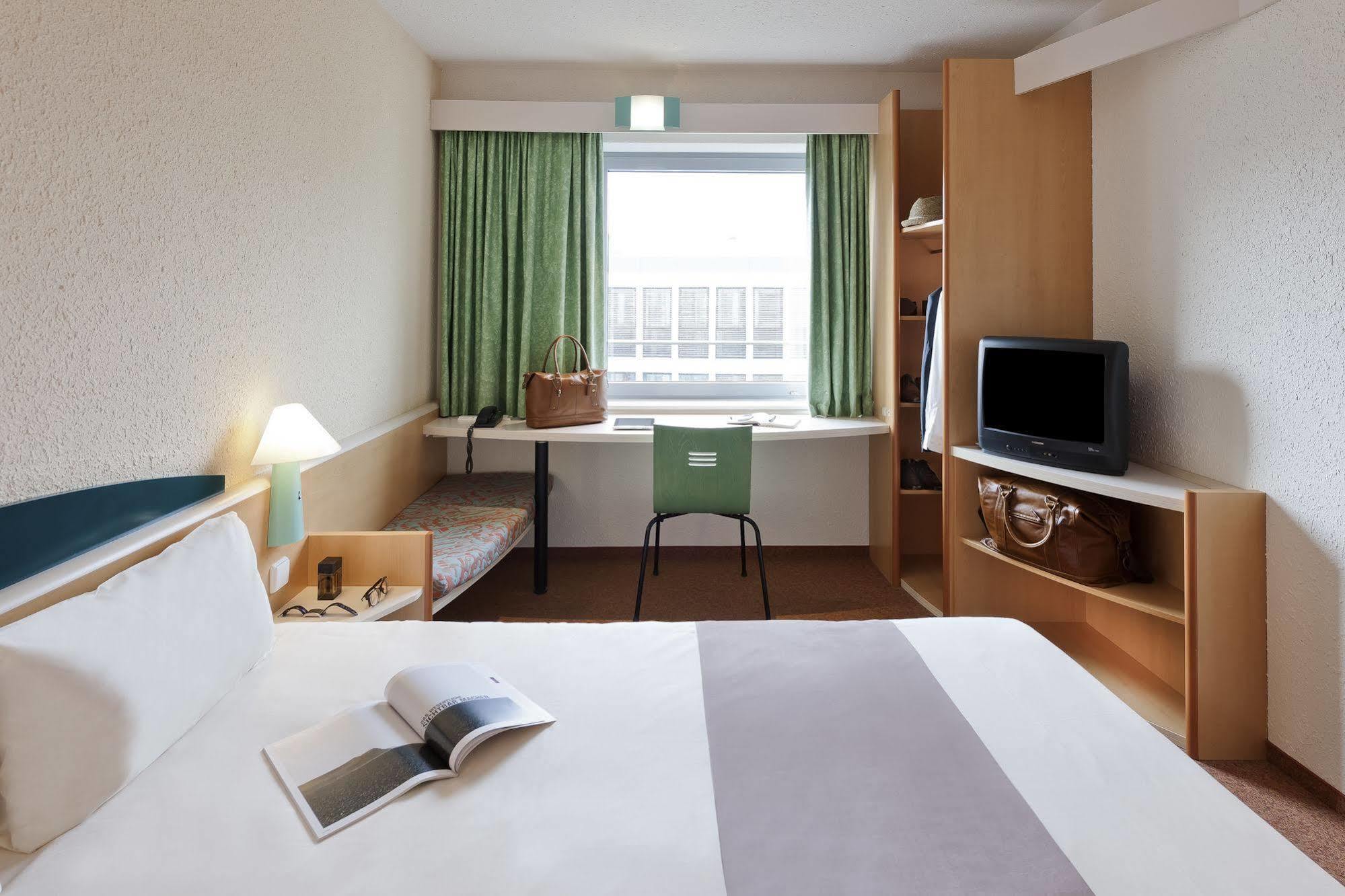 Ibis Barcelona Santa Coloma Hotel Santa Coloma de Gramanet Eksteriør billede